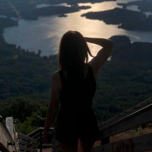 Meet your Posher, Gloria